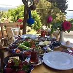 Herakles Bed & Breakfast