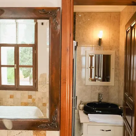 住宿加早餐酒店 Herakles Çeşme